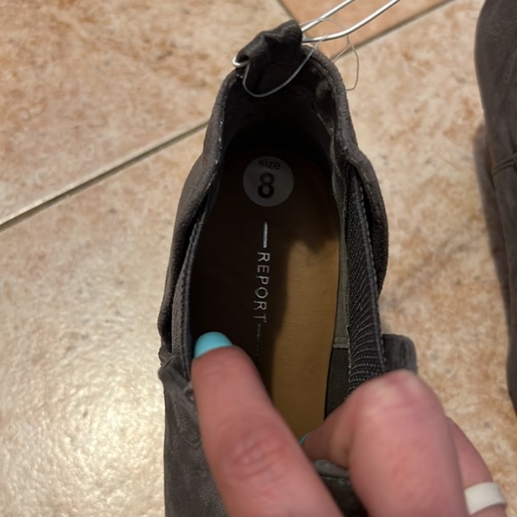 EUC Womens Grey Ankle Boots Wedge Bootoes Grey Size 8 by Report - Picture 6 of 6